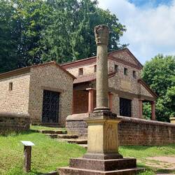 Tempelanlage bei Tawern