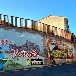 De snelle doortocht door het nog slapende Vetralla