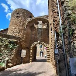 Even de juiste poort nemen en klimmen maar.