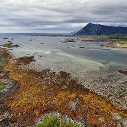 Hinten links ist die Badestelle