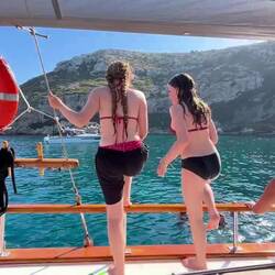 Twins synchronised diving