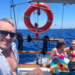 Poser's gunna pose, pose, pose