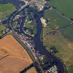 Someone posted this pic they'd taken on a flight to Ireland. Rainboat is moored at the rainbow!