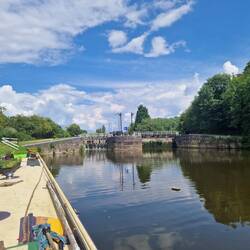Approaching the water point at Dutton Locks