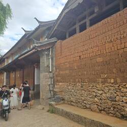 Quelques maisons en briques de torchis