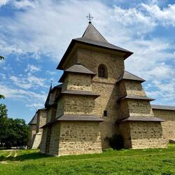 das von Nonnen geführte Kloster Sucevița (rumänisch Mănăstirea Sucevița)