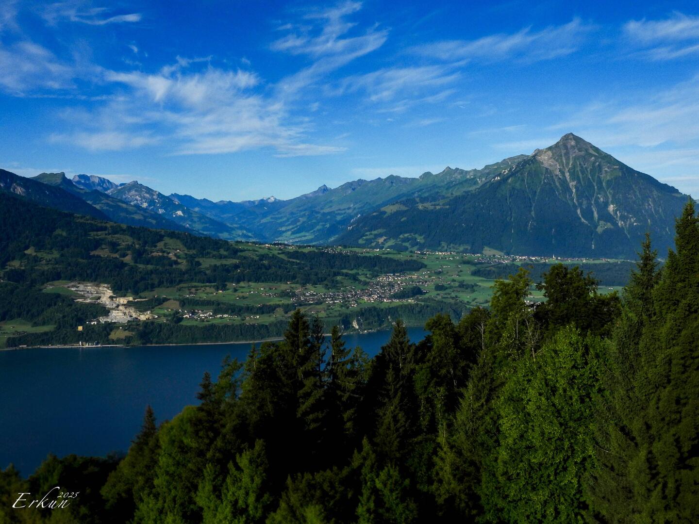 Its pyramid-like shape makes Niesen (far right) one of the famous peaks of the region.
