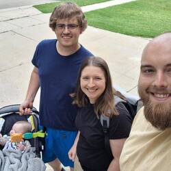 Henry und Birttany (zwei High-School Freunde von mir) mit ihrem 6 Monate alten Sohn.