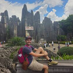 Entrée du parc, il est gravé Shilin (forêt de pierre) sur la roche