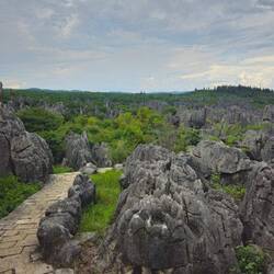 Les chemins sont très bien aménagés, les pierres (trop) bien disposées ..