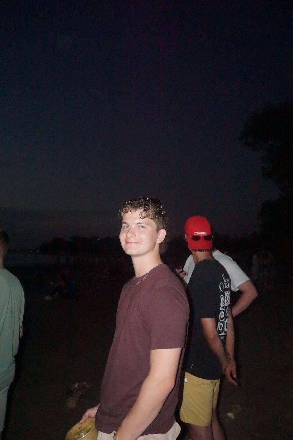 Op het strand, Linn staat erop dat ik zelf ook soms op de foto sta