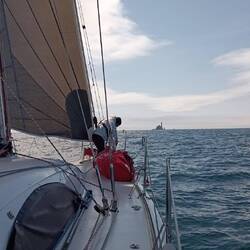 Vorm Fastnet Rock: Vorbereiten des CodeZero, der dann leider beim Setzen reißt ,,,
