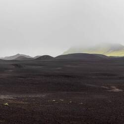 Mondlandschaft mit dem Mælifell im Nebel