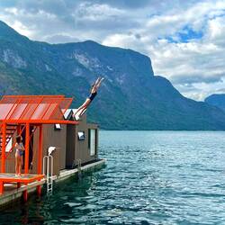 ... et plouf dans le fjord! 💦