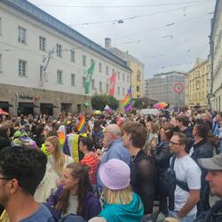 Pride optocht in innsbruck is echt even wakker worden zeg