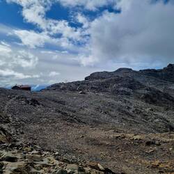 Super gelegen, die Riesenfernerhütte auf 2798 m.