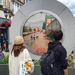 The Portal - Live in die Welt winken