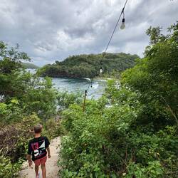 Wir waren heute an einem schwarzen Strand