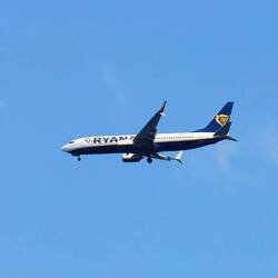 ...und jede Menge neue Touris- gefühlt alle 5 Minuten ein Flieger über uns