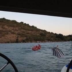 Fest in der Bucht, aber mit Wind
