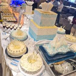 Tolles Kuchenbuffet! Aber bitte mit Sahne 😄