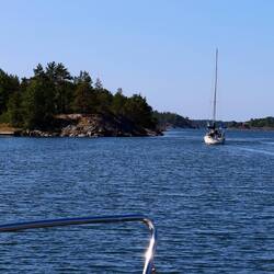Enge Durchfahrten mit 10 m Wassertiefe.