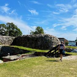 Ute auf den Befestigungsruinen von Vastervik.