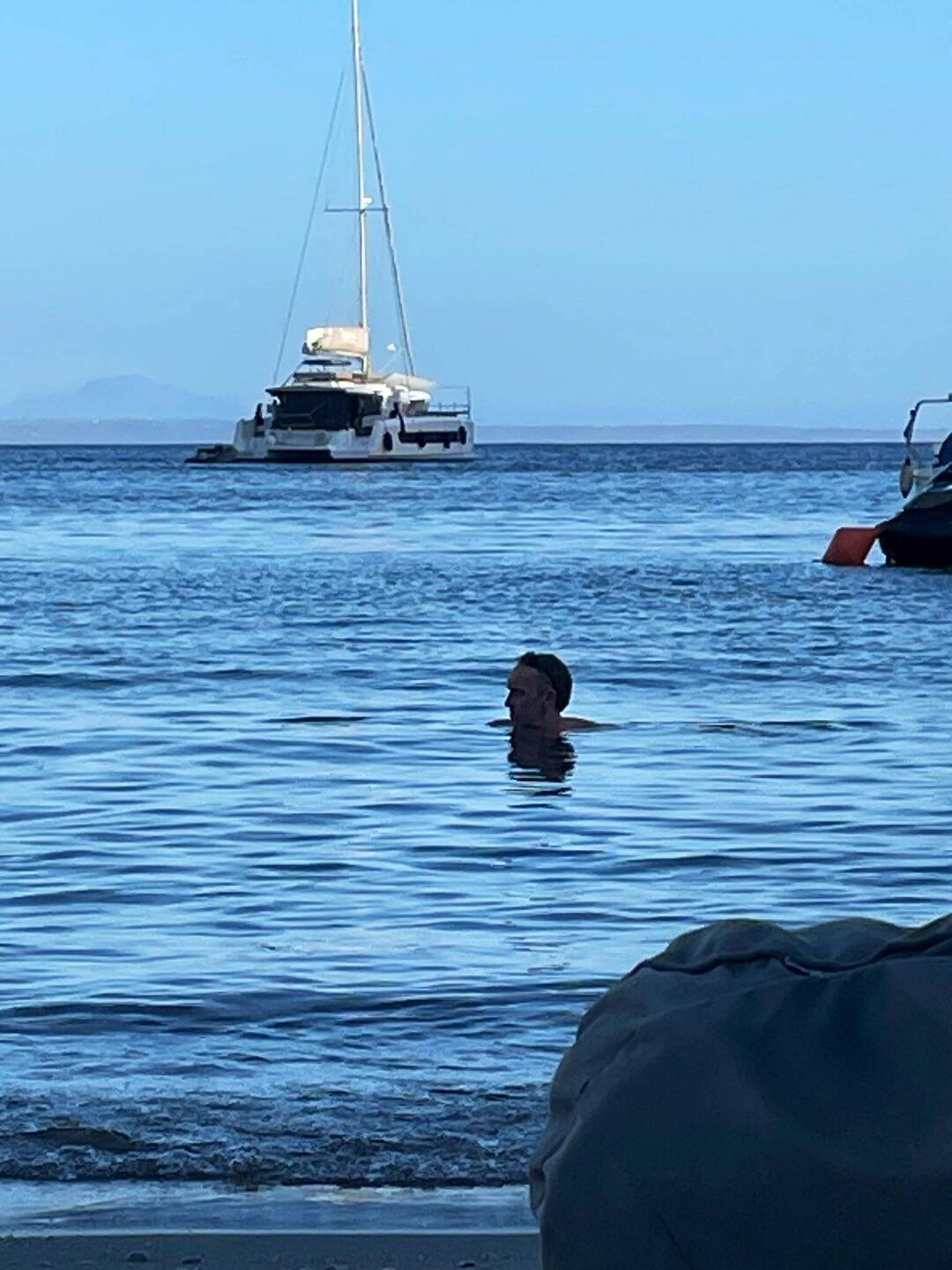 A floating head, unbothered by angry fish