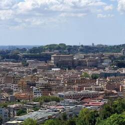 Zicht op het eindpunt. De eeuwige stad en haar bekendste koepel van allemaal.