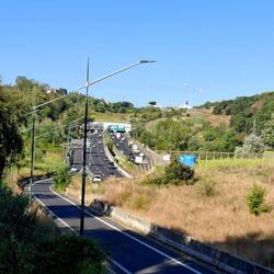 Ik kruis de grote ring rondom Rome... de stad wenkt