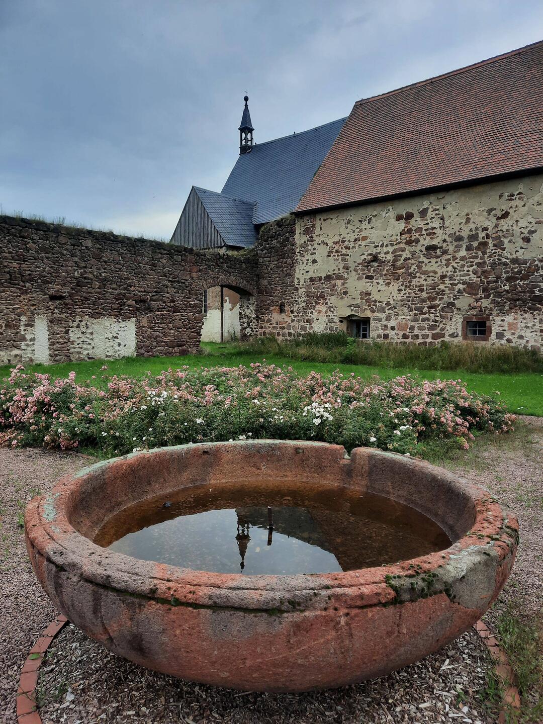 Blick aus der Klausur auf den Rest der Kirche