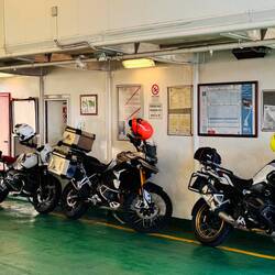 Am nächsten Morgen: Schiffchen fahren...😃