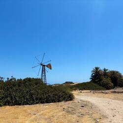 On grimpe un peu vers quelques restes de la période dorique