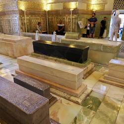 Kenotaphe / Cenotaphs