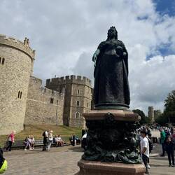 Queen Victoria Statue