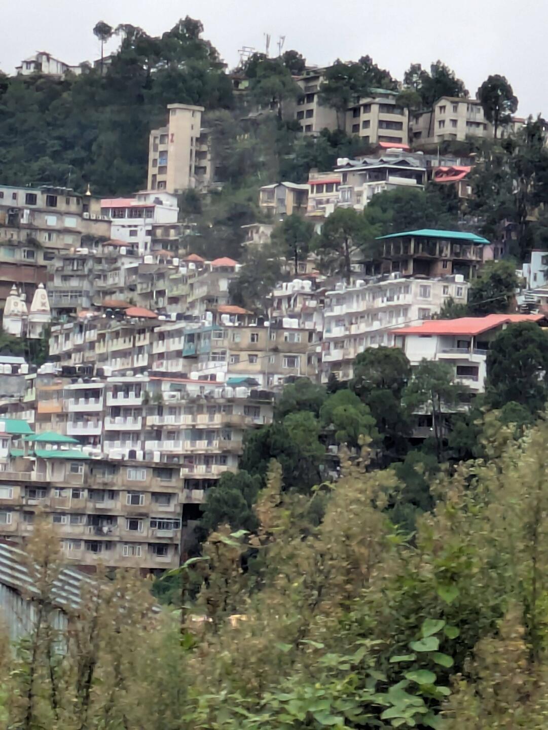 Shimla nur am Hang
