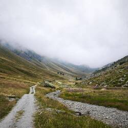 Dann zieht sich der Pfad wieder unendlich lange in die Höhe zur Refugio Vallanta