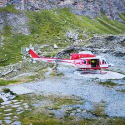Vor der Hütte stand zwar kein Gaul. Aber der Heli kam an...