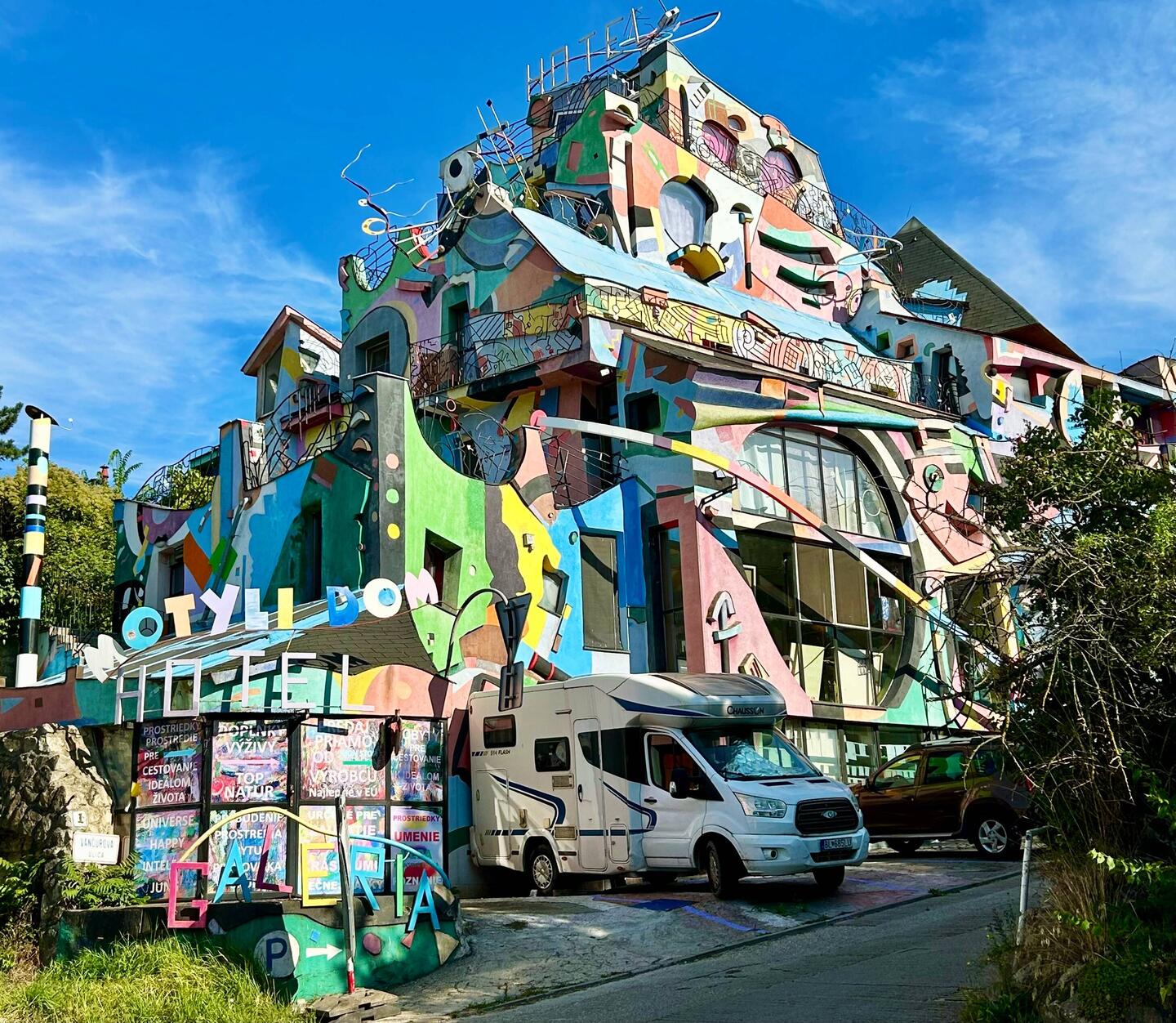 Mein Hotel aka Gemäldegallerie