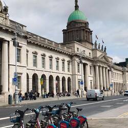 The Custom House auf dem Weg in die Docklands