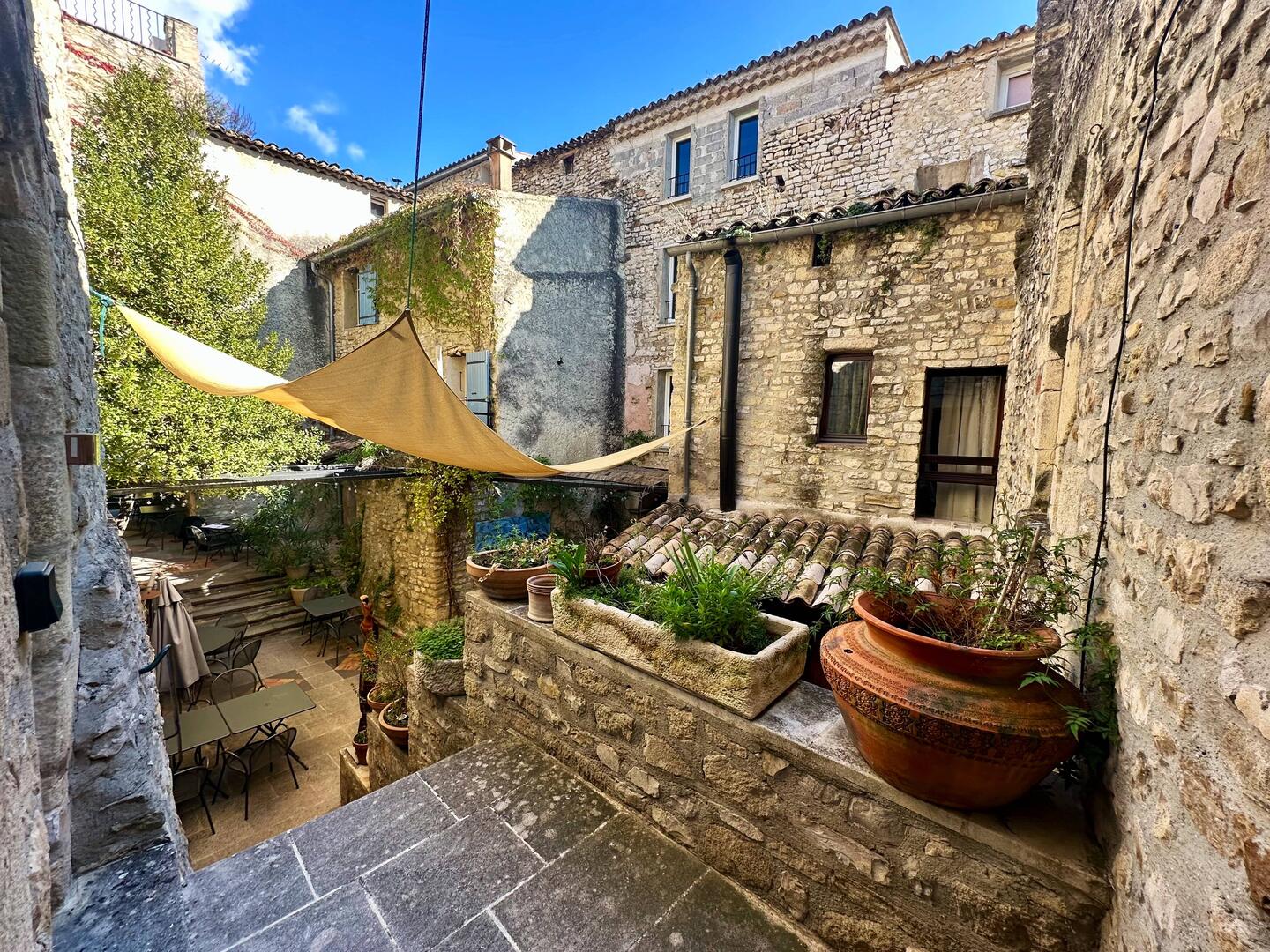 La Fete, Hotelchen in Vaison la Romaine