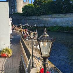 Kilkenny Castle über dem Fluss Nore