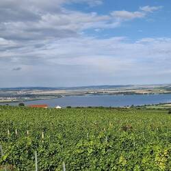 Sehr schöner See, leider ohne Stellplatzmöglichkeit