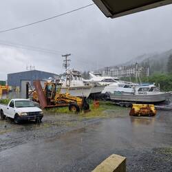 Im Hintergund das verlassene Buckner Building