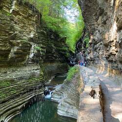 Vergleichbar mit einigen Klamm in den Alpen ( wenn nicht schöner😉)