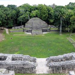 Close-up: the palace rooms are disappointingly small.