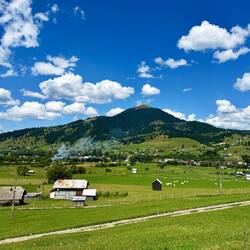 Schade, dass diese Hügelspitze nicht Teil der Strecke ist. Sie hat mich magisch angezogen.