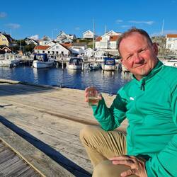 Abends gab es Musik im Hafen und wir haben die Sonne genossen.