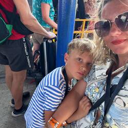 Langes warten bis endlich das richtige Boot kommt.