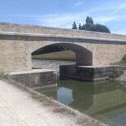 Passage compliqué sous un petit pont